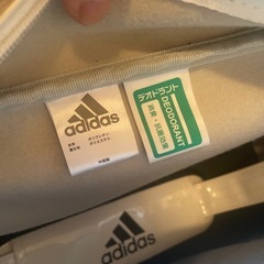 エナメルバックadidasの画像
