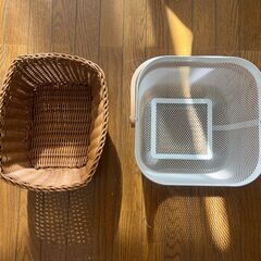 【引越しのためお譲りします】IKEA 白バスケット＋ウッドバスケットセットの画像