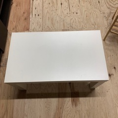 IKEA 白テーブルの画像