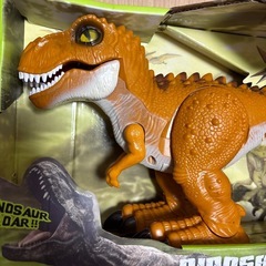 動く　歩く　恐竜　おもちゃ　男の子の画像