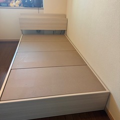 シングルベッドフレーム（ニトリ美品）の画像