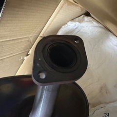 キャラバン E26 2025年式 ガソリン 純正マフラー 美品 引き取り限定の画像