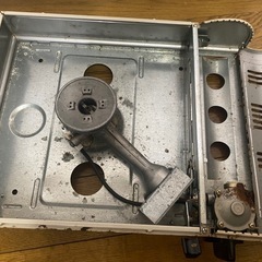 古びたカセットコンロの画像