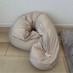 Yogibo ヨギボー キャタピラー だきまくら ビーズクッション　カバー無しの画像