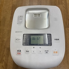 【ドリーム川西店御来店限定】☆ジモティー見たよ♪割引☆アイリス　5.5合炊飯器　クリーニング済み 【2125560000000699】の画像