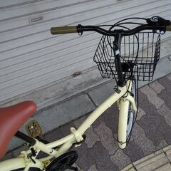20吋 折り畳み自転車 外装6段/クリームの画像
