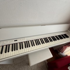Roland デジタルピアノ F-140Rの画像