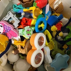 ハッピーセットのおもちゃの画像