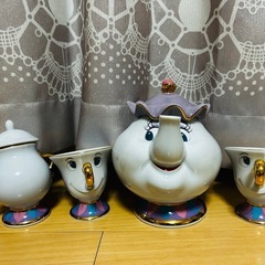 ディズニー 美女と野獣 ポット婦人 ティーセット4点セットの画像