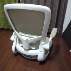 Amazon１万２０００円ぐらいの品　回転オフィス座椅子の画像