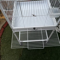 鳥カゴキャスターつきの画像