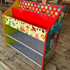 トイストーリー本棚の画像