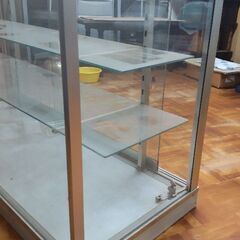 総ガラス　ショーケースの画像