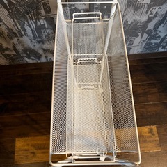 収納ラック　スチールラック　キャスター付きの画像