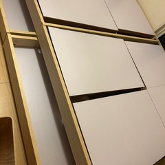 ダブルベッドフレームの画像