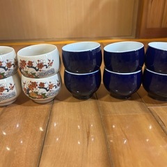 多種類の湯呑みセットの画像