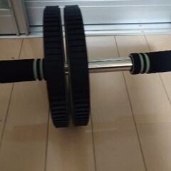 ☆筋トレグッツ2点セット☆腹筋補助具☆ローラー☆の画像