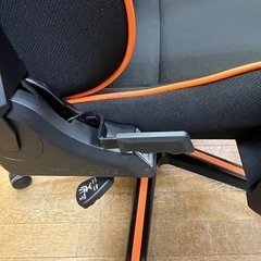 激安大特価!! 人気のゲーミングチェア!! DXRACER フォーミュラシリーズ リクライニング チェア の画像