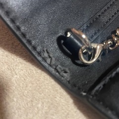 GUESSショルダーの画像