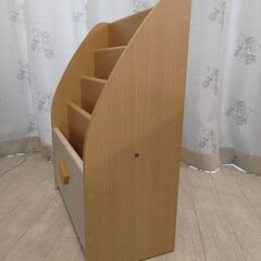 白井産業　絵本棚の画像