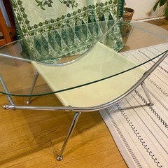 ガラステーブルの画像