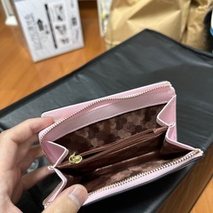 ピンクのお財布の画像