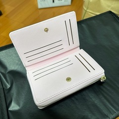 ピンクのお財布の画像