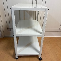 キャスター付きラックの画像