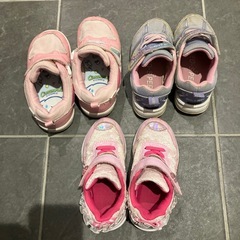 靴　3足　16センチから18センチくらいの画像