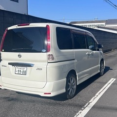 日産セレナハイウェイスター 4WDの画像