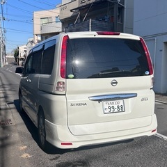 日産セレナハイウェイスター 4WDの画像