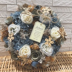アンティーク調　ブルーフラワーリースの画像