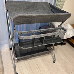 キャスター付き／折りたたみ式おむつ交換台の画像
