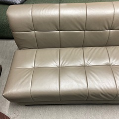 美品‼️収納付き　2人掛けソファの画像