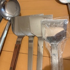 業務サイズ飲食店や大人数　調理器一式、片手ザル、オタマ、ヘラ、ターナーの画像