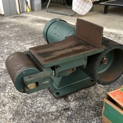 日立 BG-100 ベルトグラインダー 研磨機 動作確認済み 研磨ベルト付き　ヨッシーの画像