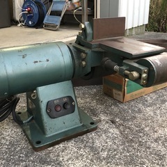 日立 BG-100 ベルトグラインダー 研磨機 動作確認済み 研磨ベルト付き　ヨッシーの画像