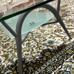 ガラステーブルの画像