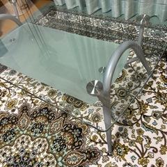 ガラステーブルの画像