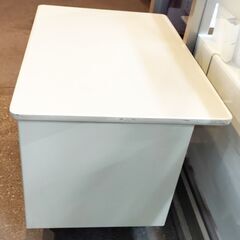 中古【ノーブランド、ビジネス(机)スチールデスク】幅106×高さ74×奥行73cm 取りに来れる方にさしあげます。の画像