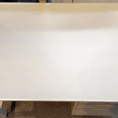 中古【ノーブランド、ビジネス(机)スチールデスク】幅106×高さ74×奥行73cm 取りに来れる方にさしあげます。の画像