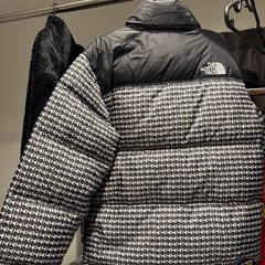 ノースフェイスダウンジャケットの画像