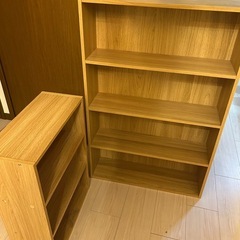 本棚2つ、まだ十分に使用できます。の画像