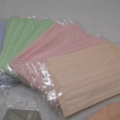 未開封マスク　６色セット　３８枚ぐらい　【非対面取引です】の画像