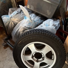 ジムニー　スタッドレスタイヤとアルミホイールの画像