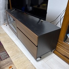 テレビ台、キャスター付きの画像