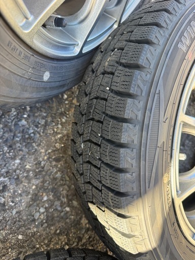 軽自動車‼️スタッドレスタイヤ‼️2021年製‼️バリ山‼️ダンロップ‼️155/65R 14