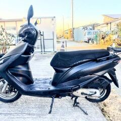 エンジンはとても良いです。スズキ（アドレス）125。バッテリーは新品です。シートカバーも新品です。フロントディスクブレーキ。サイドスタンド付き。走行距離15,204キロ。の画像