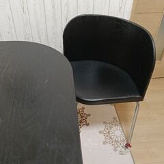 IKEA　省スペース　ダイニングテーブルセット（机＆椅子4脚）の画像