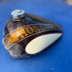 ホンダ　モンキー　純正タンク　キャップ
キーなしの画像